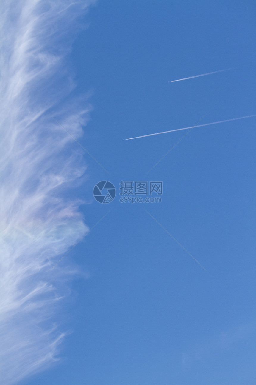 蓝天上的白云多云天气小径天空白色天堂晴天水分飞机气氛图片