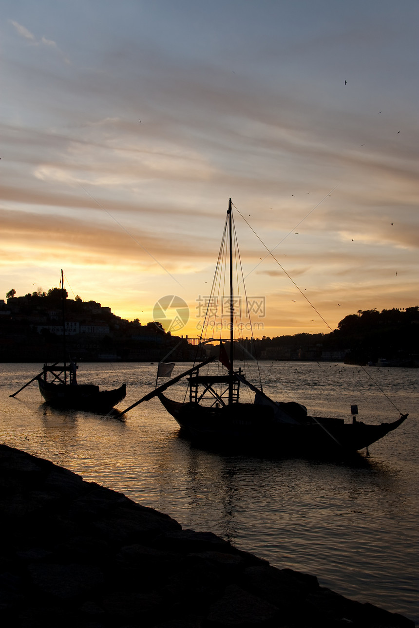 杜罗河 葡萄牙波尔图运输海洋城市旅行天空帆船旅游遗产图片