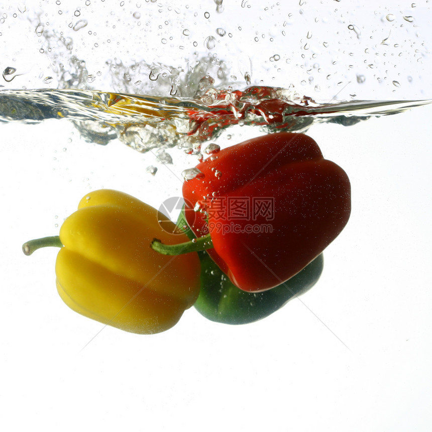 螺旋喷洒烹饪农场香料红辣椒蔬菜橙子辣椒美食食物水果图片