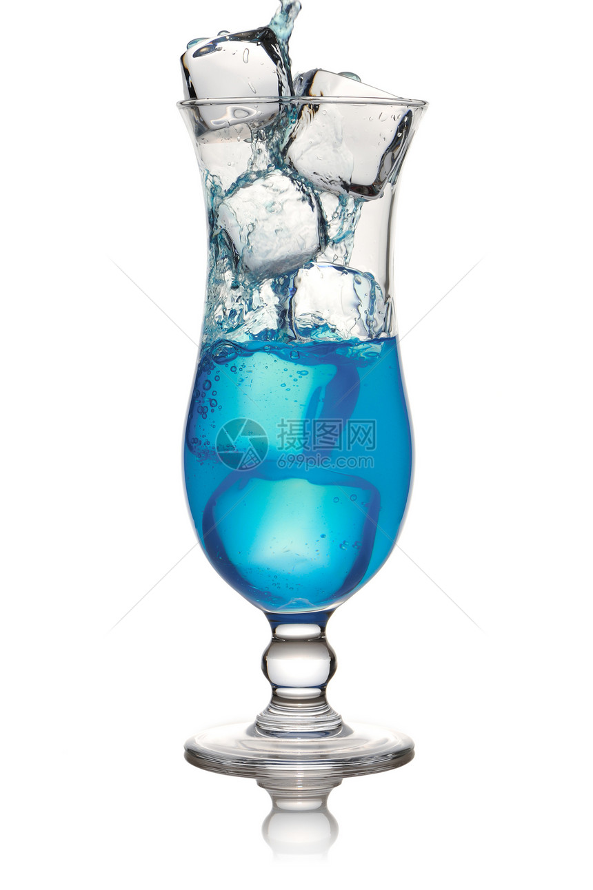 游鸡尾酒反射食物酒精玻璃果汁派对白色稻草苏打糖浆图片