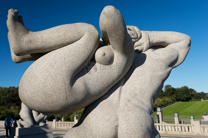 维格兰公园雕像边锋蛙人观光雕塑艺术品天空身体地标游客石头图片