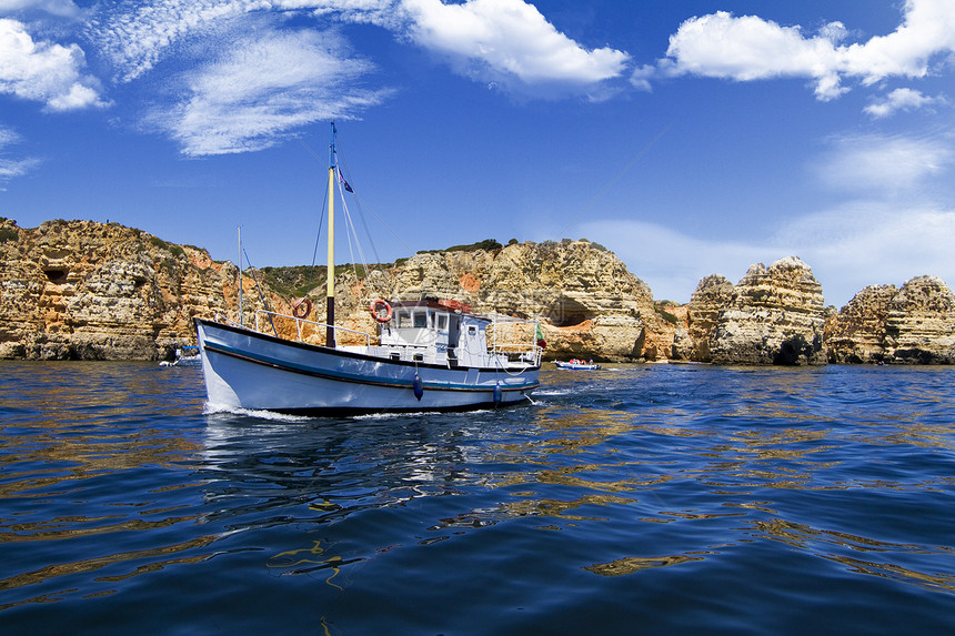 美丽的海岸线海岸旅行岩石假期悬崖海浪海洋蓝色钓鱼侵蚀图片