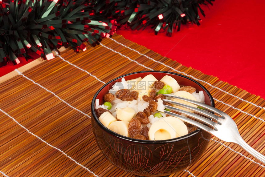 圣诞沙拉服务食物起动机庆典美食葡萄干图片