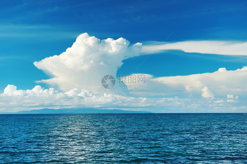 海上天空边缘地平线海岸线海景海洋蓝色荒野旅行假期风景图片