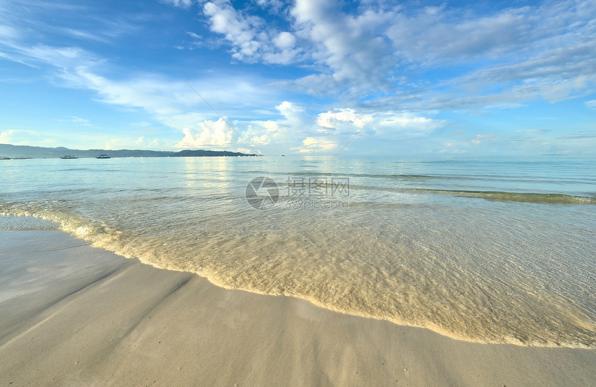 美丽的海滩海景蓝色旅行荒野冲浪边缘海洋热带海浪风景图片