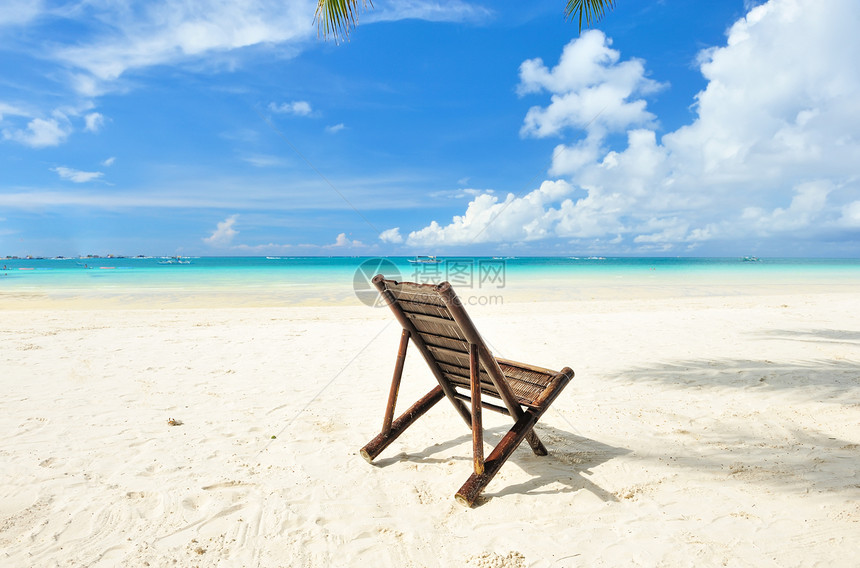 海滩的 Chapise 沙滩休息室旅行海景天空海洋海浪椅子躺椅海岸线热带地平线图片