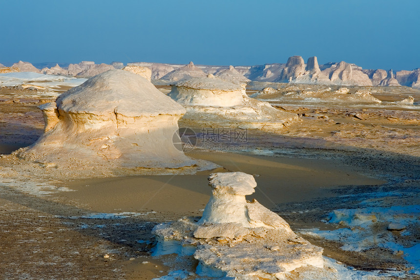 埃及白沙漠的形成 灰色沙漠图片