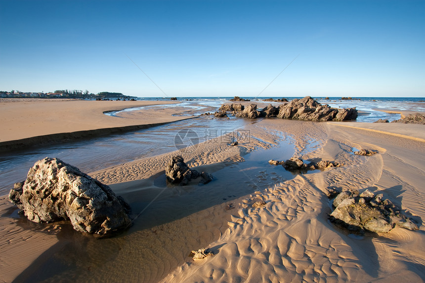 诺哈的Trenngandin海滩岩石石头图片