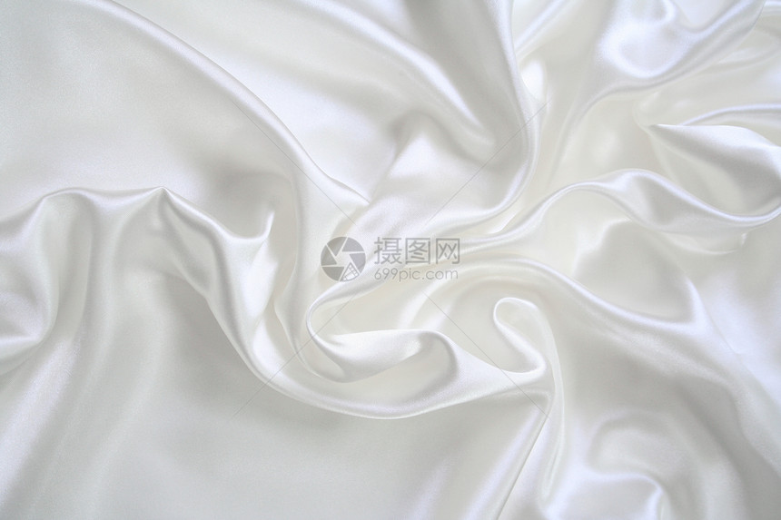 平滑优雅的白色丝绸折痕纺织品海浪织物投标涟漪材料银色布料曲线图片