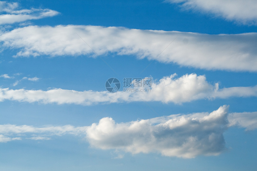 蓝天空和乌云阳光天空蓝色云景气候天气太阳日光气象环境图片