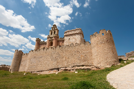 西班牙塞戈维亚图雷根诺城堡高清图片