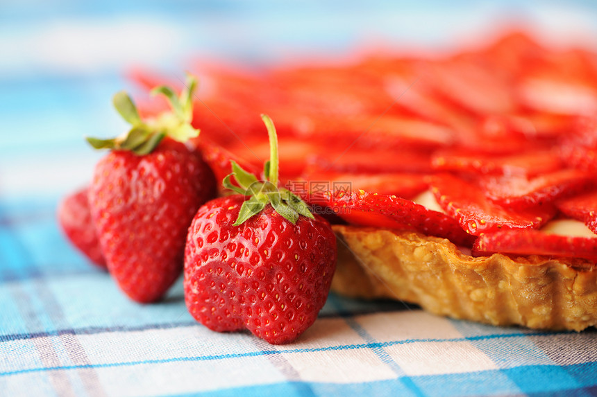 草莓酸盐糕点面包馅饼红色水果蛋糕浆果甜点食物图片
