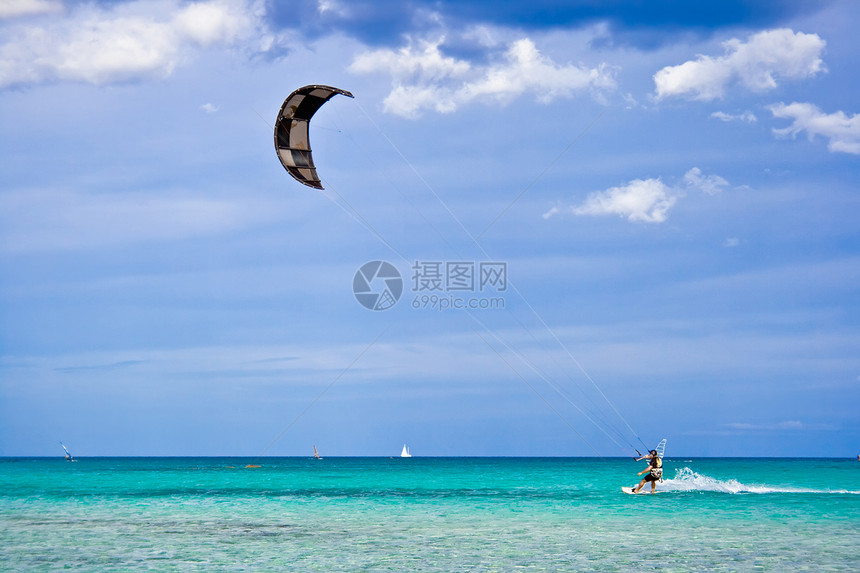 克泰瑟尔运动阳光风筝海景海岸假期游泳波纹风景海浪图片