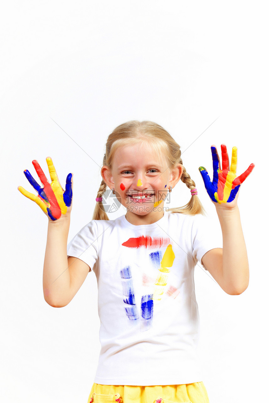 手上涂着油漆的幸福的孩子艺术艺术家创造力绘画工艺喜悦画家童年艺术品快乐图片