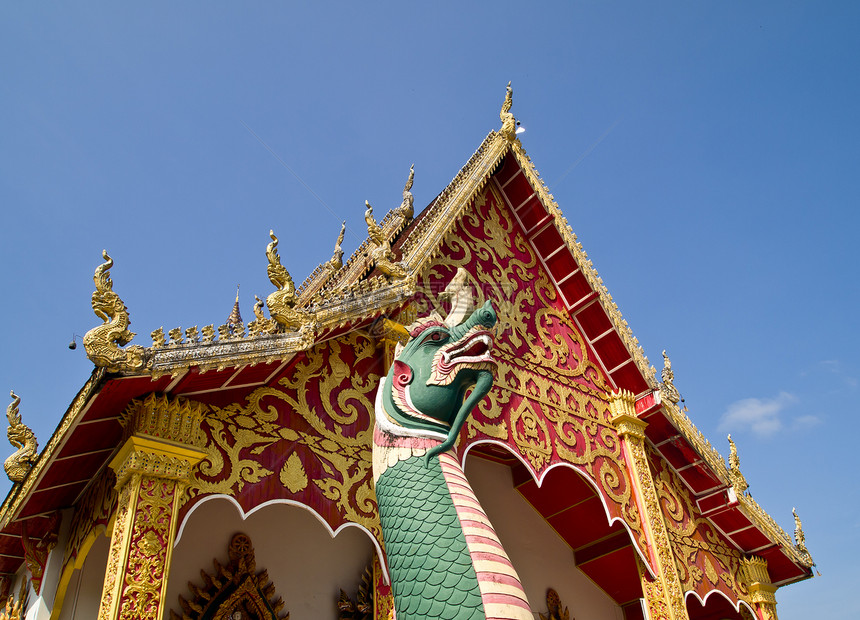 传统汉纳风格的寺庙 位于历史阴影文化雕像地标天空建筑学宗教历史性艺术图片