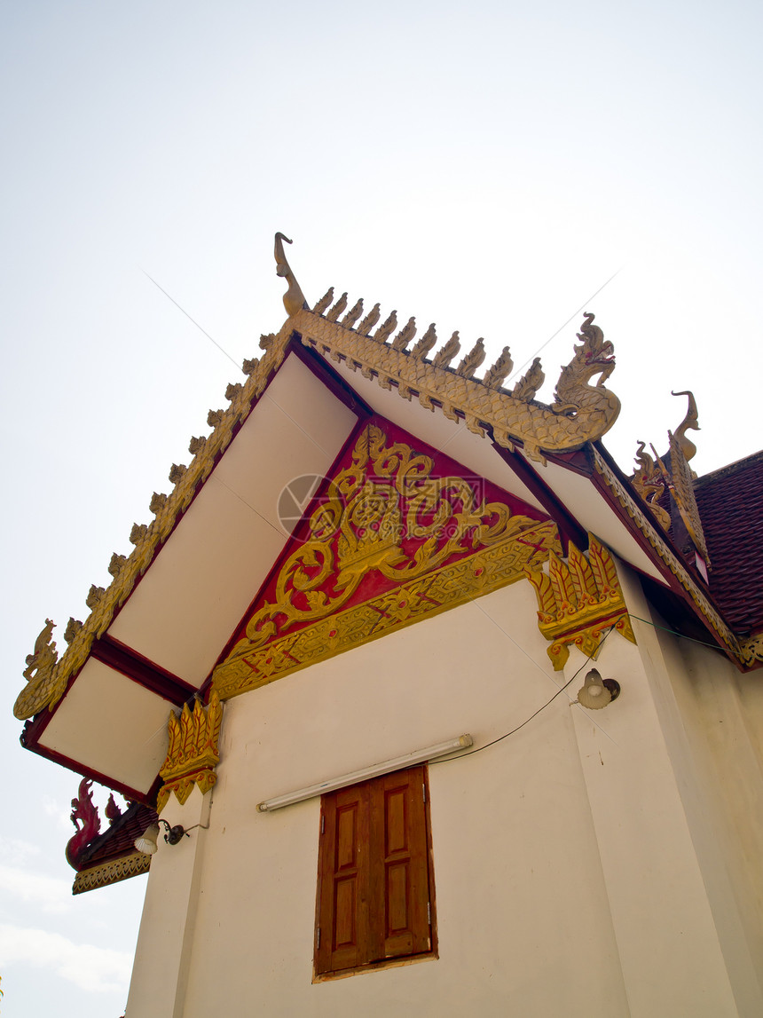 传统汉纳风格的寺庙 位于建筑学天空建筑历史性吸引力艺术文化框架叶子历史图片