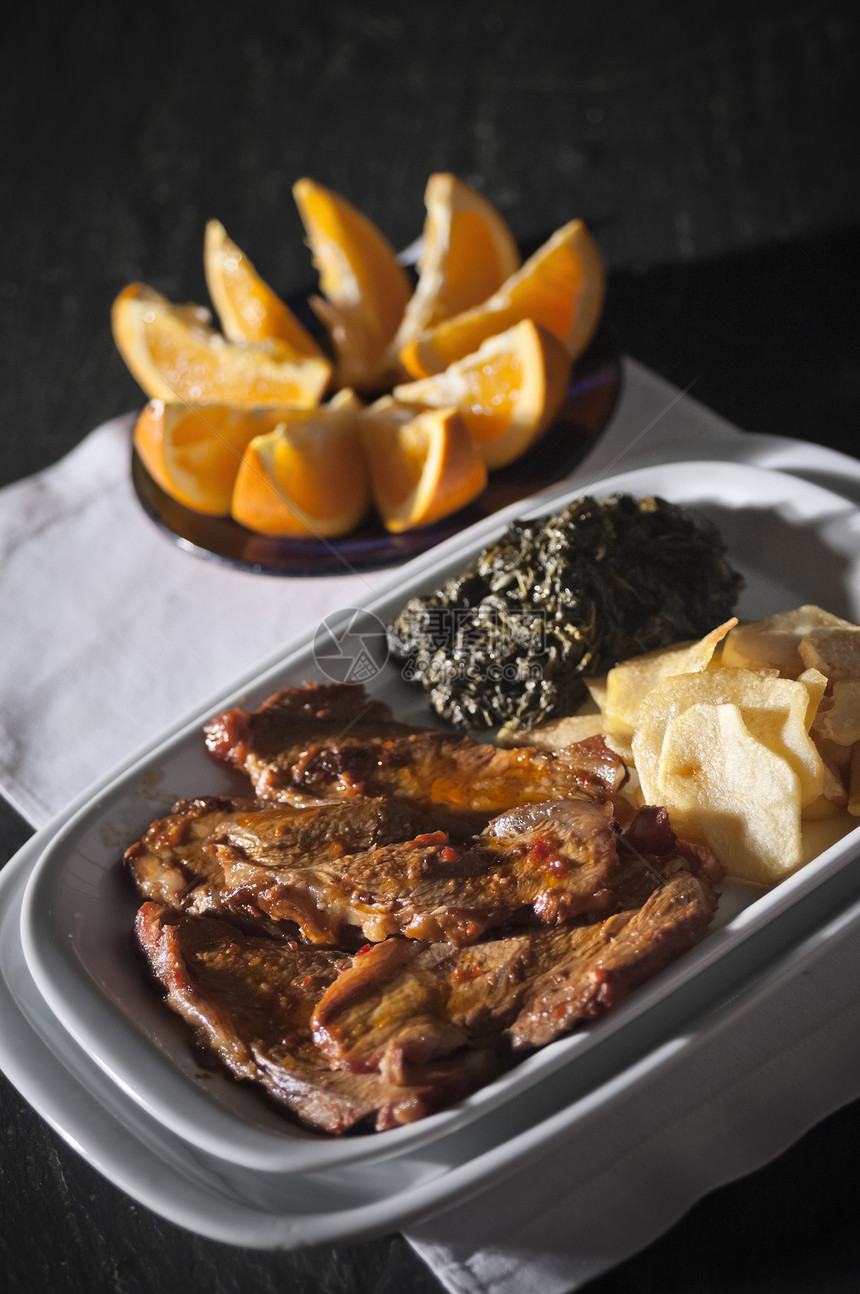 传统的葡萄牙传统食品敷料菠菜橙子土豆油炸文化美食课程猪肉食物图片