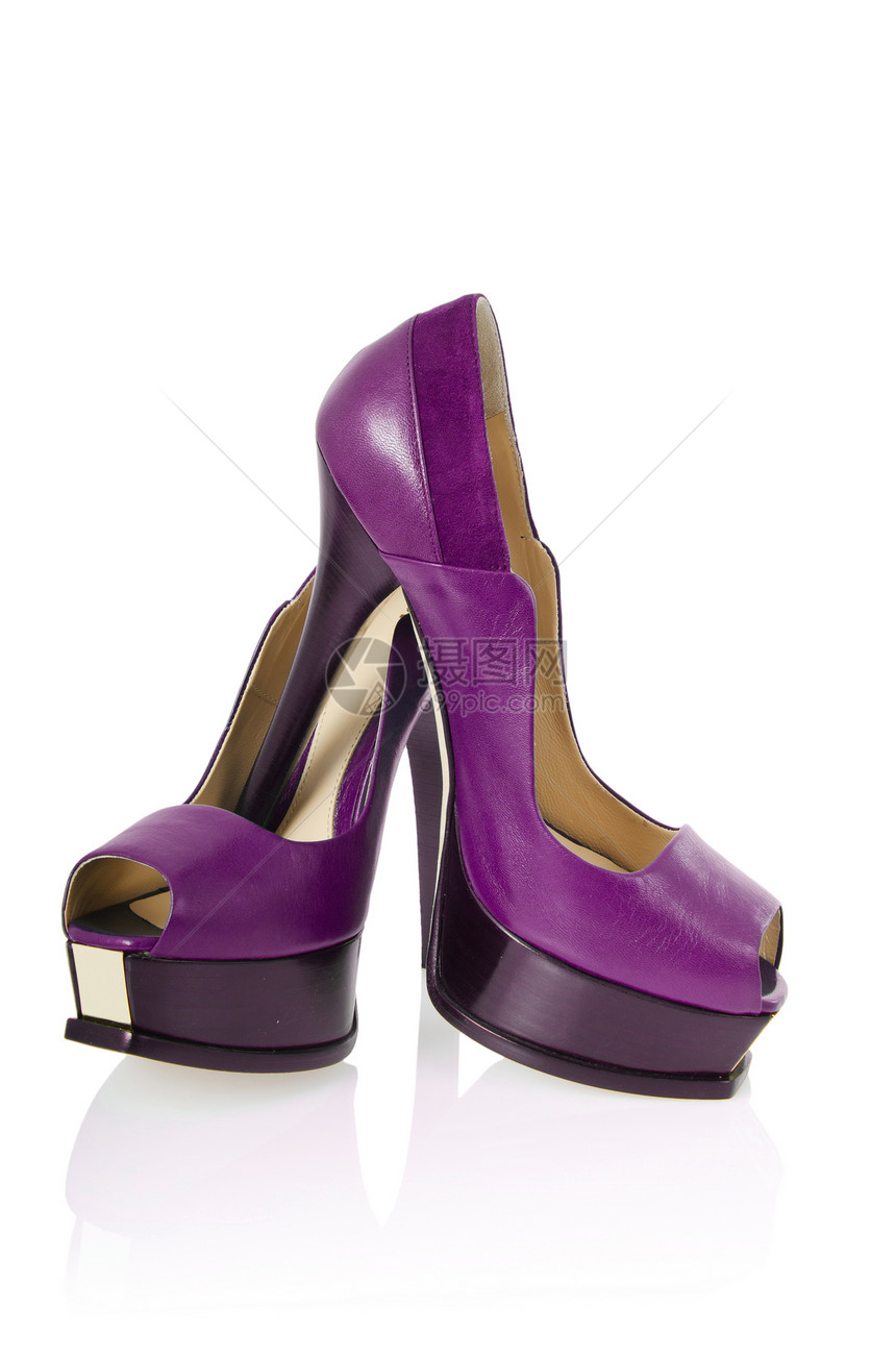 女性脱白妇女鞋紫色皮革白色女士齿轮凉鞋脚跟高跟鞋短剑图片