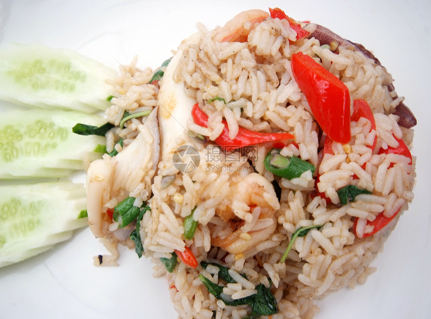 泰国的炸米饭文化烹饪用餐章鱼黄瓜辣椒食物午餐海鲜图片