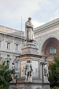 达·芬奇意大利米兰莱昂纳多·达芬奇雕像背景