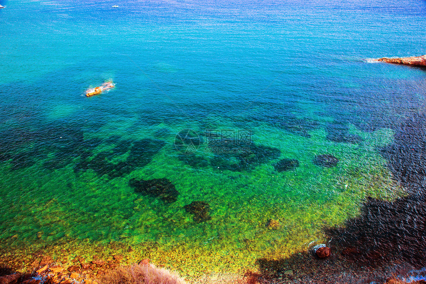 西班牙伊比萨岛的清净海水情调海浪植物异国岛屿潜水液体旅游热带蓝色图片