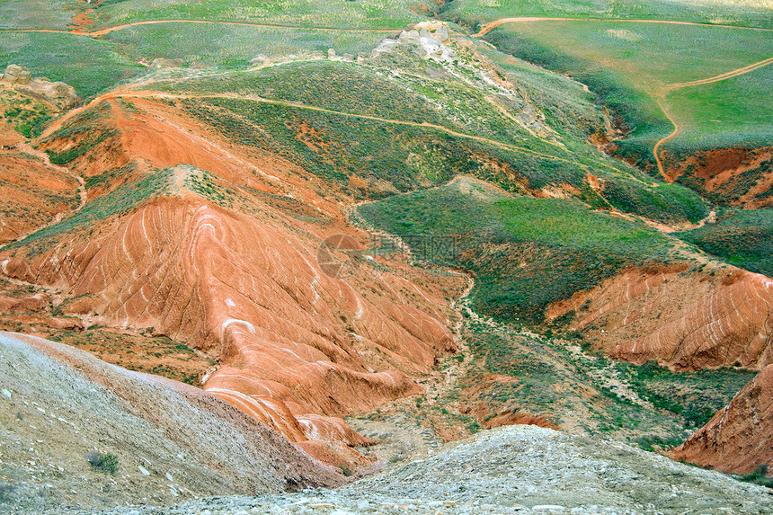 Big Bogdo 山的视图岩石风景干旱荒野水平旅游大草原绿色山脉地质学图片