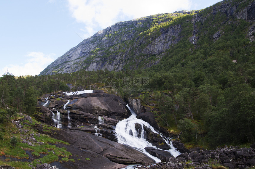 挪威的山地瀑水图片