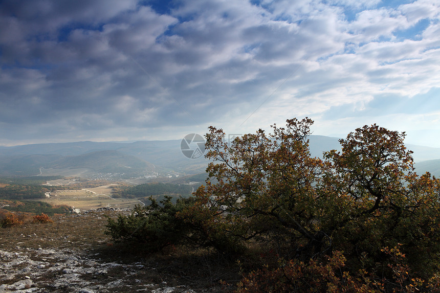 乌克兰克里米亚州爱斯基凯门山洞城 克里米亚海岸线天气太阳爬坡场景天空旅行热带风景季节图片