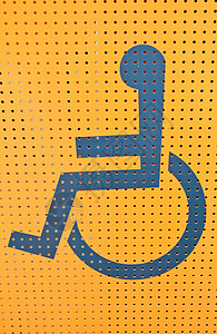 黄色背景的残疾人无障碍环境高清图片