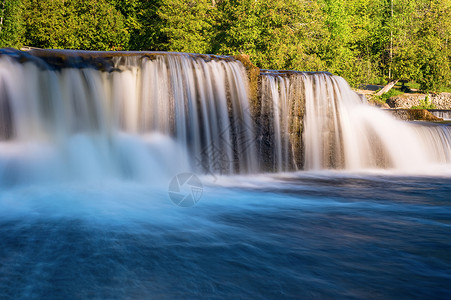 索布尔瀑布省立公园风景优美的高清图片