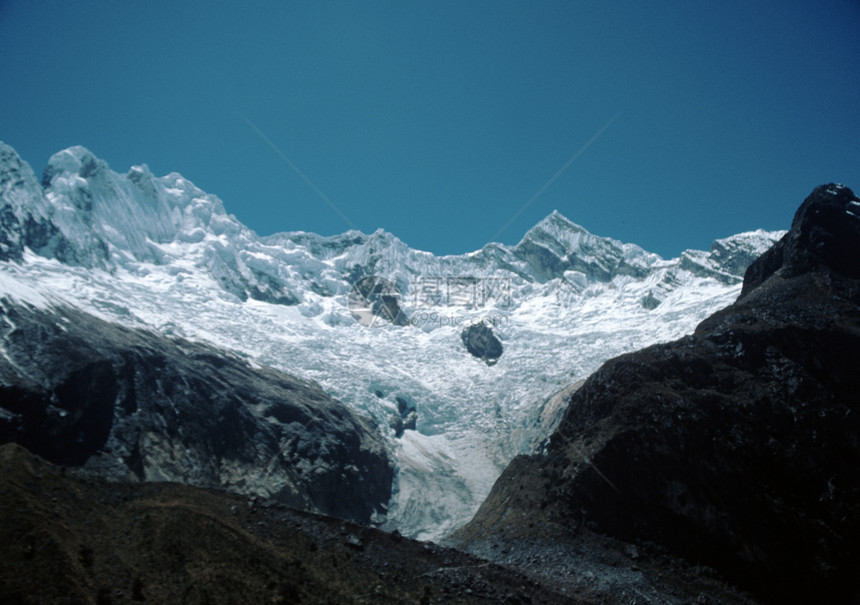 山 秘鲁爬坡山峰岩石风景天空石头高地高度蓝色山脉图片