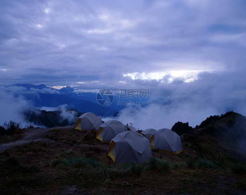 秘鲁附近山区营地图片