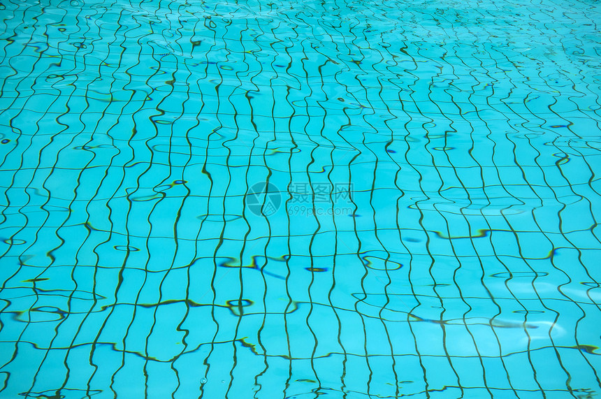 游泳便便中的蓝色撕裂水水池波纹折射海浪涟漪液体墙纸阳光运动宏观图片