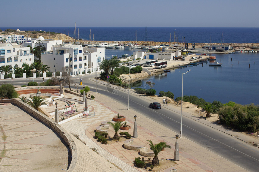 突尼斯和非洲蒙塔斯蒂尔族类型城市建筑国家全景蓝色地标旗帜街道景观天空图片