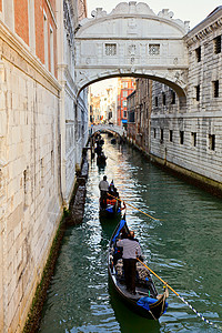 缆车之旅威尼斯的贡多拉之旅吸引力假期水路房子景观缆车历史性气氛巡航城市背景