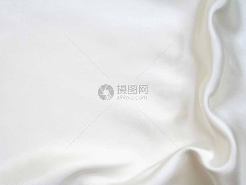 作为婚礼背景的平滑优雅白色丝绸版税纺织品感性布料衣服折痕投标涟漪海浪银色图片