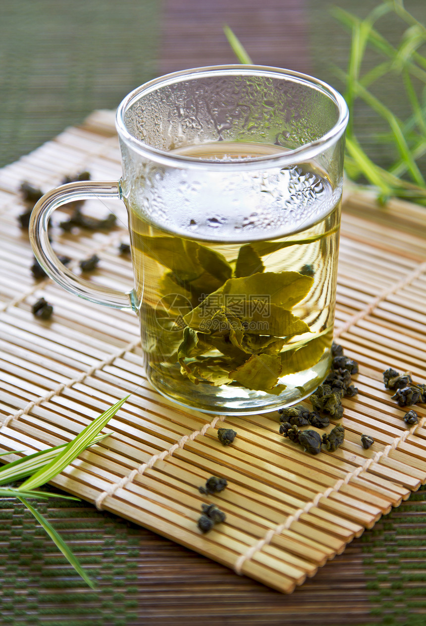 乌龙茶营养香气茶叶扭曲玻璃饮料茶点文化竹子冰壶图片