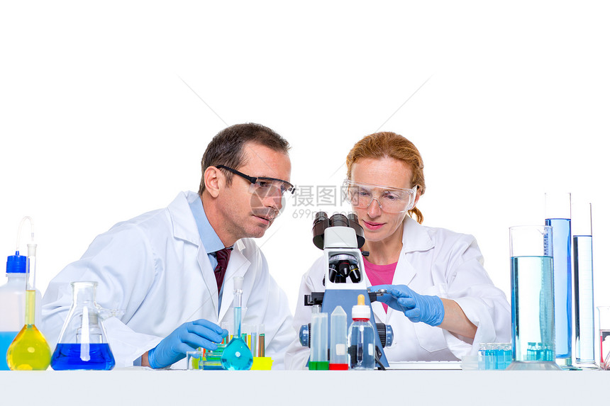 有两位科学家工作的化学实验室临床男人测试生物学微生物学研究员团体医院调查学生图片