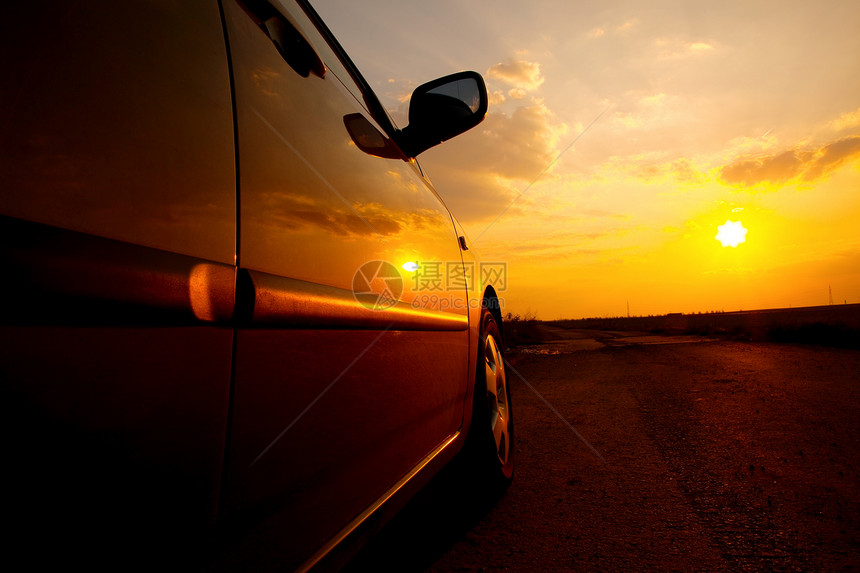 汽车车阳光地平线运输公园旅行假期车辆镜子反射太阳图片