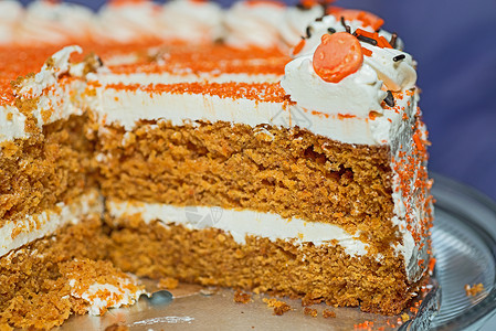 胡萝卜蛋糕甜点美食家食物盘子蛋糕背景图片