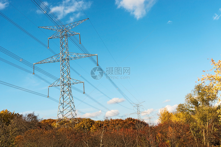 高压电塔云景电力钢缆蓝色电缆金属图片
