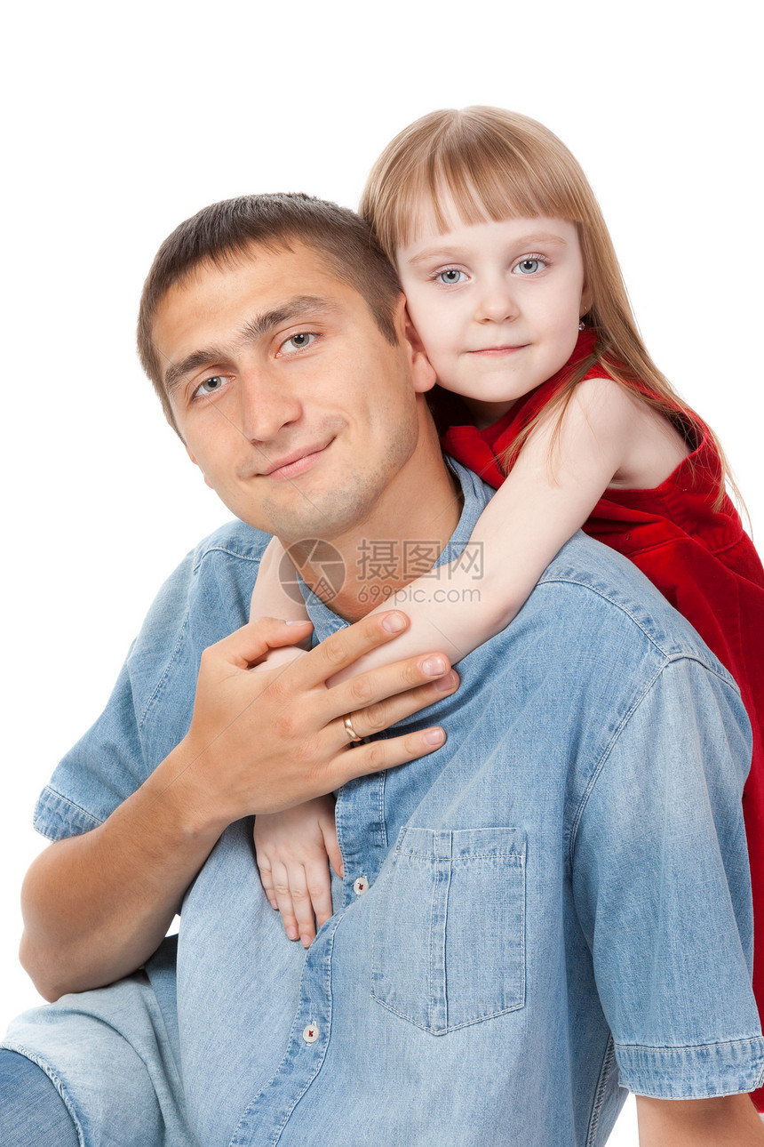 父亲和年幼女儿坐在地上图片
