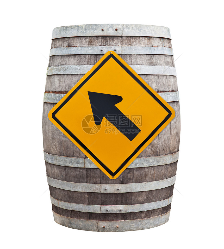 大红酒桶 有交通标志 孤立在白色的后院木头饮料啤酒酒厂黄色棕色酒精图片