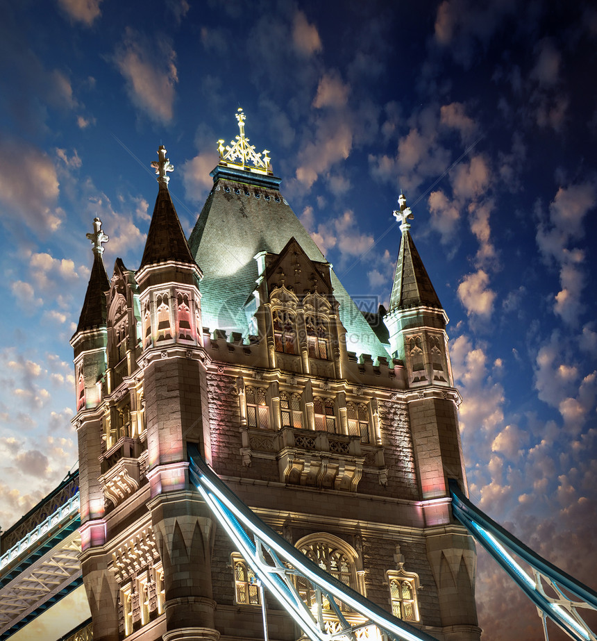 伦敦夜幕塔桥的灯光和颜色地标吸引力旅行王国纪念碑建筑石头花岗岩游客旅游图片