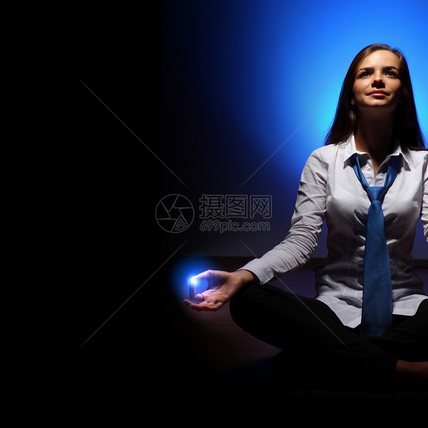 商业妇女冥想商务自由精神大学人士情感平衡姿势眼睛蓝色图片