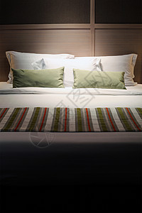 居室内奢华文化家具红色毯子绿色住宅房子酒店枕头背景图片
