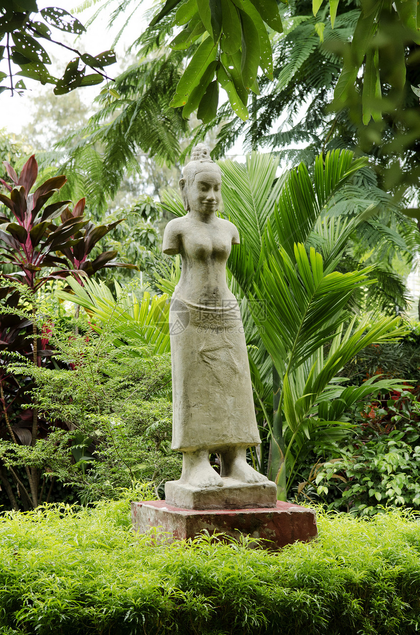 金边柬埔寨花园中的佛像旅行花园艺术数字宗教雕像佛教徒图片
