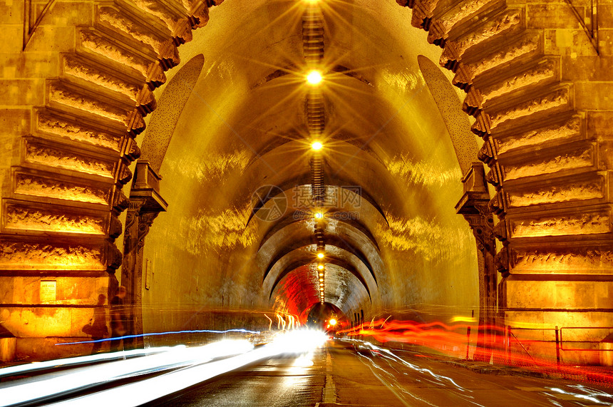 隧道入口车辆车道速度驾驶旅行踪迹辉光运动反射街道图片