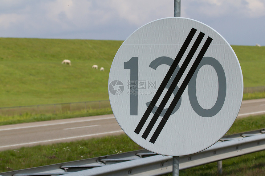 道路标志结束速度限制白色交通驾驶长方形图片