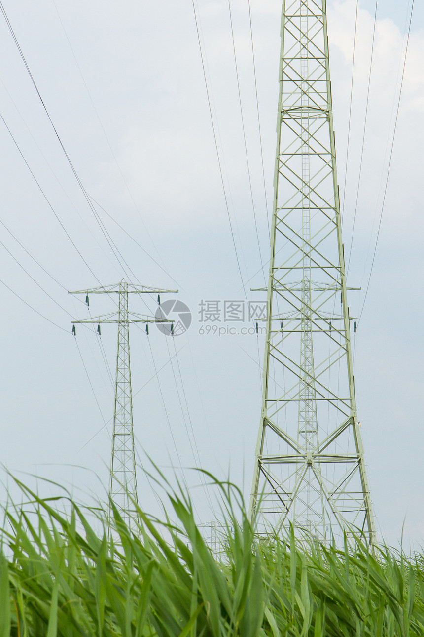 电源传输塔天空能量高压网格供应金属电缆通讯工程框架图片